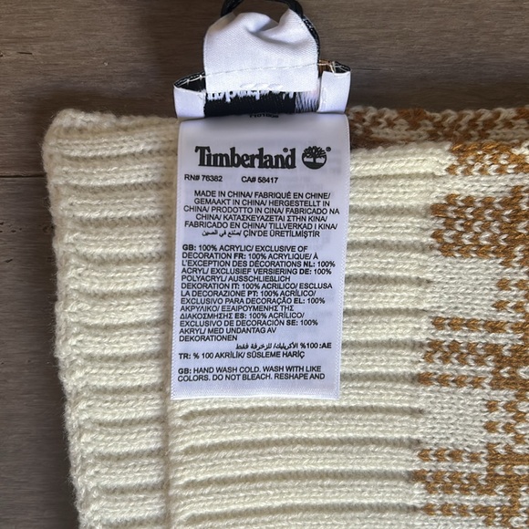 NWT Timberland Women’s Knit Scarf, Mustard Yellow and Cream Plaid - Picture 5 of 8